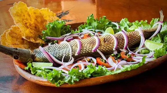 El pejelagarto es un platillo icónico en Tabasco, por lo que comerlo es parte de la experiencia que ofrece el llamado edén El pejelagarto es un platillo icónico en Tabasco, por lo que comerlo es parte de la experiencia que ofrece el llamado edén