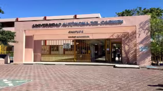 Fallas eléctricas obligan a suspender actividades en la Universidad Autónoma del Carmen