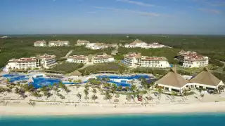 Joven canadiense fallece al caer del balcón de un hotel en Playa del Carmen 