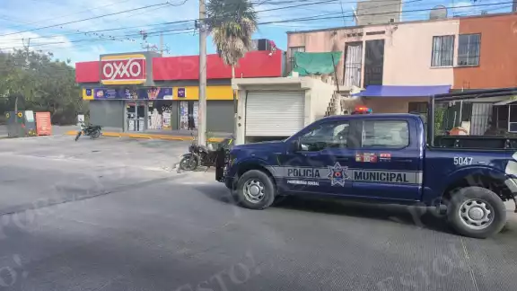 Policía Municipal respondió al llamado de emergencia y lograron detener al sujeto. Policía Municipal respondió al llamado de emergencia y lograron detener al sujeto.