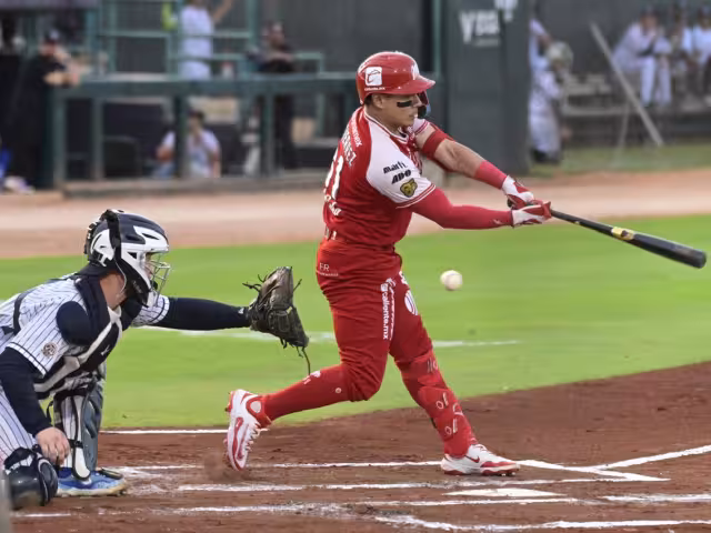 Los Diablos Rojos del México derrotaron 5-3 a los felinos y se llevaron la serie de visita.