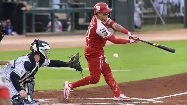 Los Diablos Rojos del México derrotaron 5-3 a los felinos y se llevaron la serie de visita.