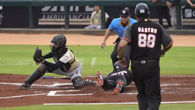 Los felinos lograron barrer a los Dos Laredos en el Beto Ávila de Cancún.