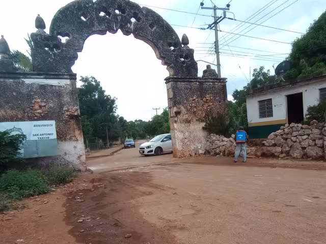 San Antonio Yaxche teme pérdida de patrimonio histórico: Arco Maya en riesgo