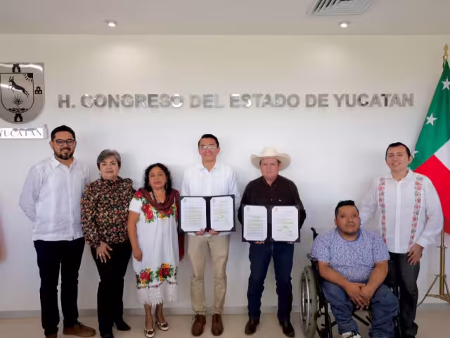 Díaz Mena realiza iniciativa para fomentar trabajo hacia personas con discapacidad.