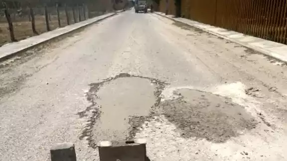 Habitantes de Sabancuy urgen mejoras viales ante llegada de lluvias