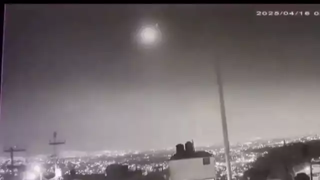 La extraña luz que fue captada durante la madrugada de este 16 de abril