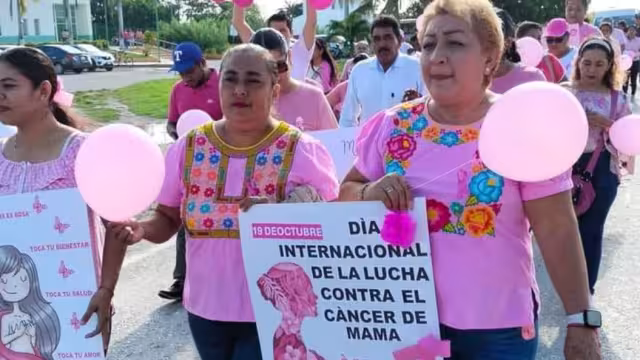 Participaron el personal del Hospital de Sabancuy y la Junta Municipal, recorriendo desde el hospital hasta el Parque de las Madres