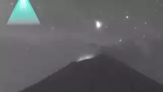 "¿OVNI'S?": Captan en video extraño objeto luminoso sobrevolando el Popocatépetl
