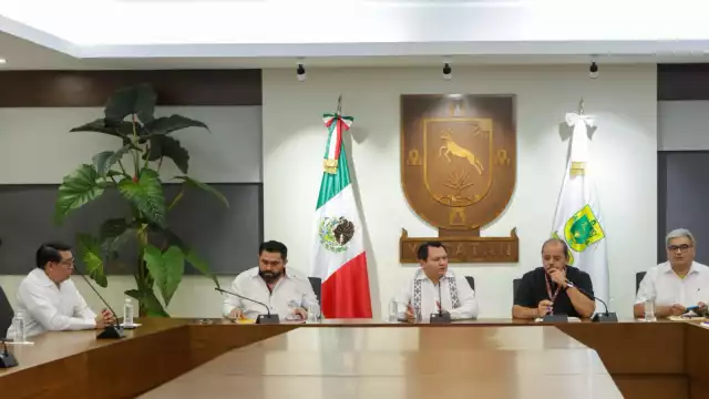 El Gobernador se reunió con el equipo de la Agencia de Transporte de Yucatán.