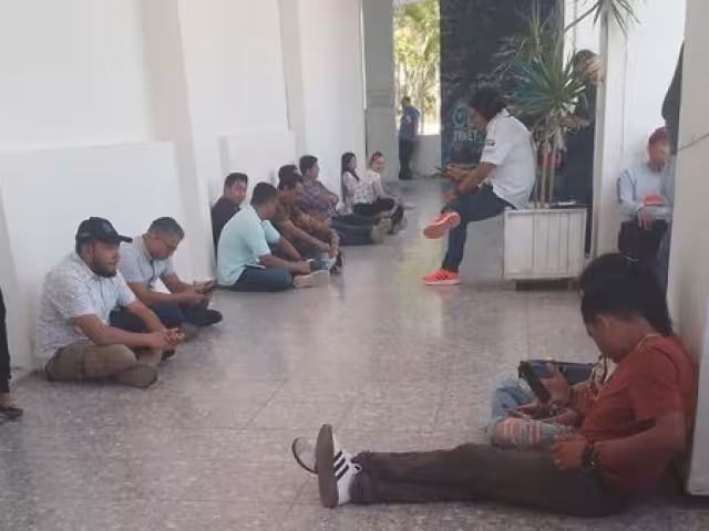 Algunos trabajadores municipales tenían hasta 15 años de antigüedad antes de ser despedidos.