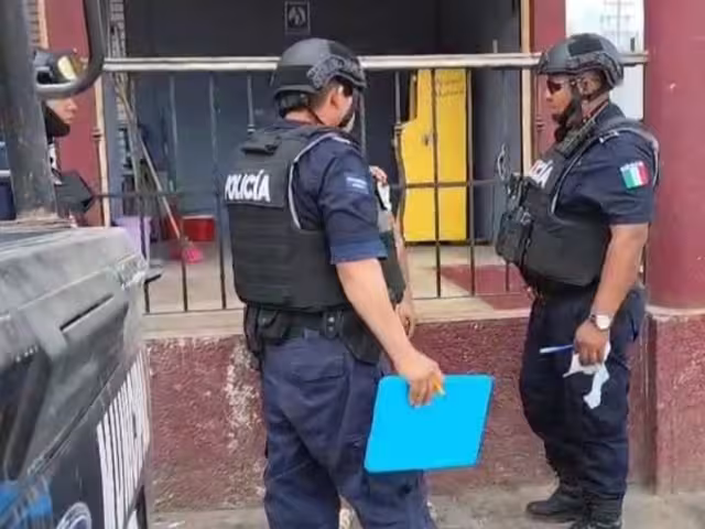 La víctima fue engañada para intentar cambiar un cheque por miles de pesos.