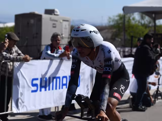 Isaac en su tierra compitiendo