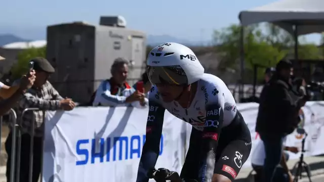 Isaac en su tierra compitiendo