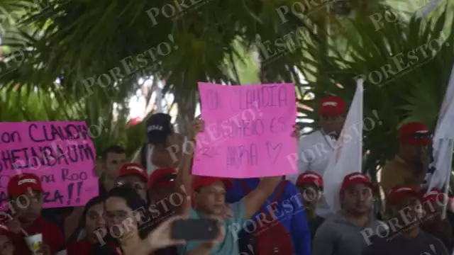 Ciudadanos mostraron su apoyo por medio de carteles dirigidos a la presidenta