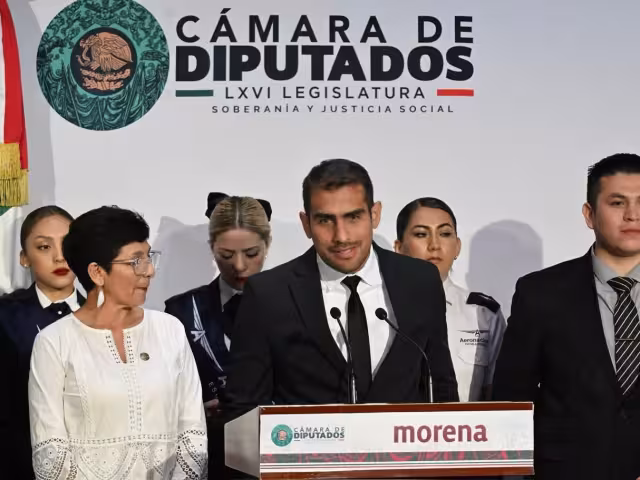 Roger Castillo, orgullo campechano: Cámara de Diputados reconoce al piloto que evitó tragedia aérea