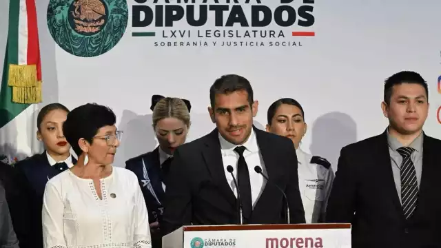 Roger Castillo, orgullo campechano: Cámara de Diputados reconoce al piloto que evitó tragedia aérea