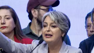 Jeannette Jara admite su derrota frente al ultraderechista José Antonio Kast en Chile