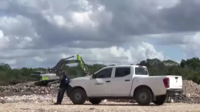 Integrantes del Consejo Comunitario de Kinchil denunciaron que la empresa avícola Crío sigue destruyendo la zona arqueológica de Tzemé.