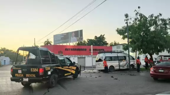 En el lugar se realizan las diligencias periciales y legales correspondientes para esclarecer el hecho En el lugar se realizan las diligencias periciales y legales correspondientes para esclarecer el hecho