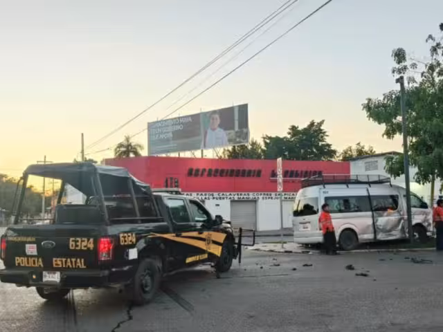 En el lugar se realizan las diligencias periciales y legales correspondientes para esclarecer el hecho