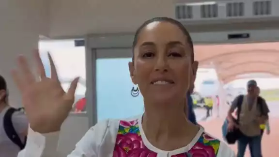 Claudia Sheiunbaum, virtual presidenta electa, llegó esta mañana a Minatitlán, Veracruz, para iniciar su gira junto al presidente López Obrador