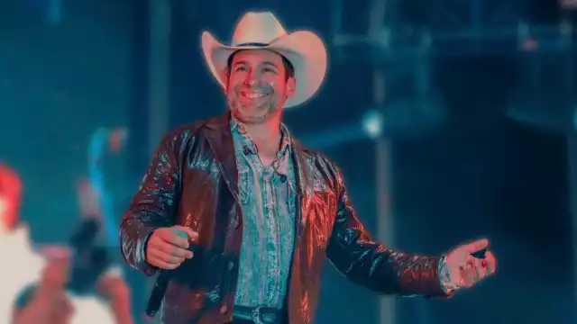 Planea postularse para un cargo político en 2026