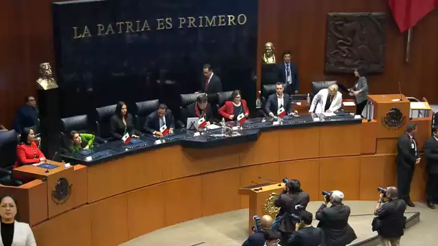 El exgobernador de Yucatán tomo protesta como Senador