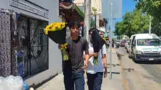 Enamorados se regalarán flores amarillas este 21 de septiembre
