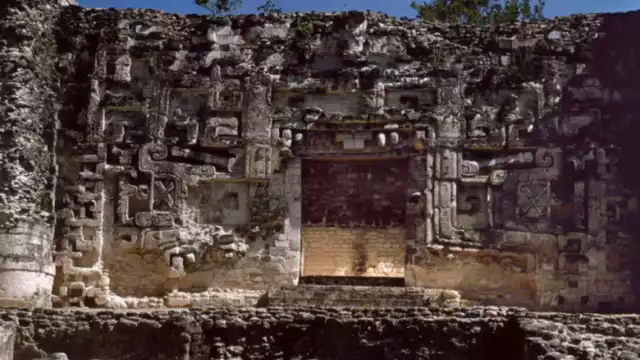 "Agua plana, poco profunda y sin corriente" en lengua maya