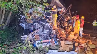 Un fallecido y pérdidas materiales, saldo de un fatal choque de dos tráileres en Aguacatal, Carmen