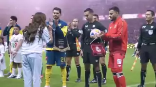 Joven rompe el protocolo en la Final   de la Liga MX: "juega limpio y siente tu liga y arriba el Toluca"