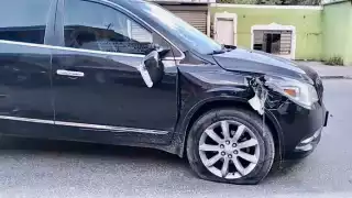 Motociclista resulta lesionado al ser impactado por camioneta