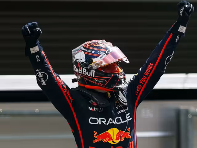 Verstappen se colocó en lo más alto de la sprint