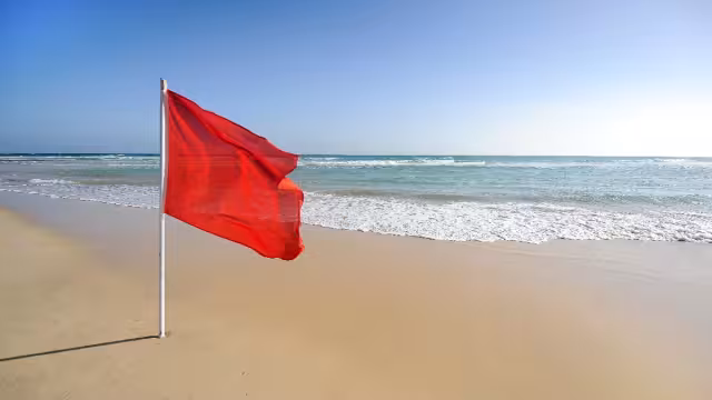 La bandera roja indica un peligro de ingresar a la playa, sobre todo cuando hay fuerte oleaje