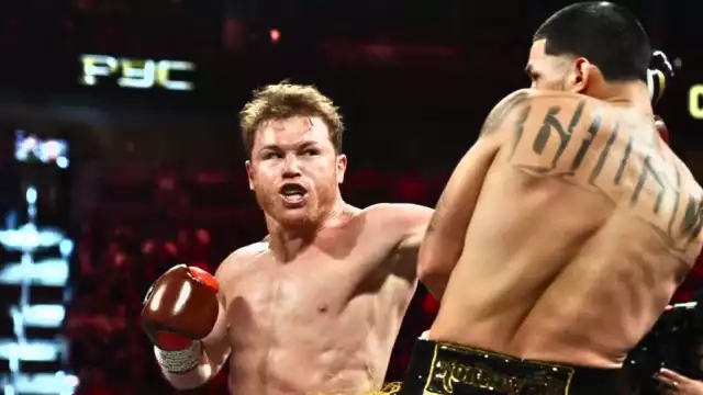 Canelo en acción ante Berlanga