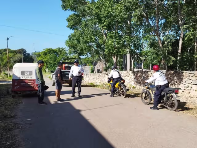Retienen decena de motocicletas de estudiantes de preparatoria en José María Morelos