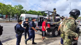 Intento de asalto termina en riña con machete en pleno centro de Cancún