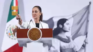 Presidenta Sheinbaum confirma enfrentamiento entre grupos criminales lo que provocó bloqueos en Michoacán