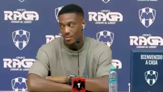 El francés fue recibido por la alerta sísmica