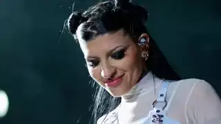 Cazzu elimina fotos con Christian Nodal e internautas la felicitan