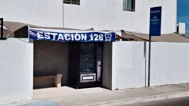 La estación 128 ofrece amenidades para los usuarios que esperan las unidades de Va y Ven