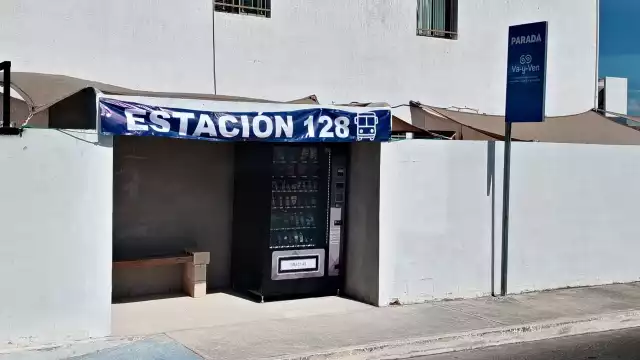 La estación 128 ofrece amenidades para los usuarios que esperan las unidades de Va y Ven