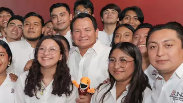 Gobernador Díaz Mena manda mensaje a estudiantes de Yucatán
