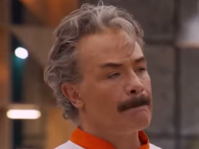 El histrión tuvo una discusión mientras mostraba su platillo a los jueces