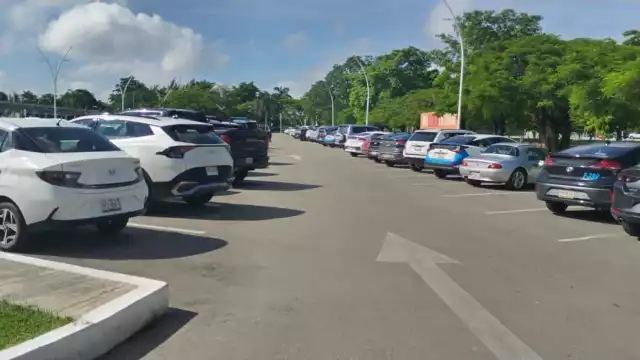 El aeropuerto de Mérida tiene diferentes tarifas para el estacionamiento