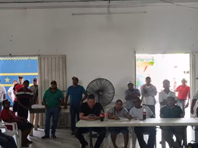 Habitantes de la Península de Atasta están hartos de la falta de avances en la construcción de una subestación eléctrica.