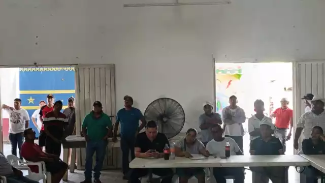 Habitantes de la Península de Atasta están hartos de la falta de avances en la construcción de una subestación eléctrica.