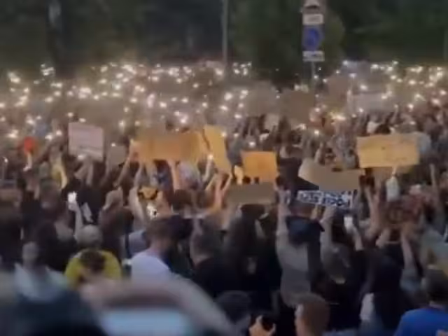 Ucranianos se han manisfestado en contra de una ley que afectaría a los organismos anticorrupción