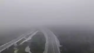 Se espera que la niebla se prolongue durante la mañana, a causa de la acumulación de humedad